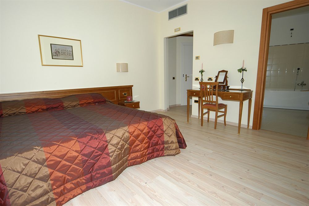 Valentino Hotel